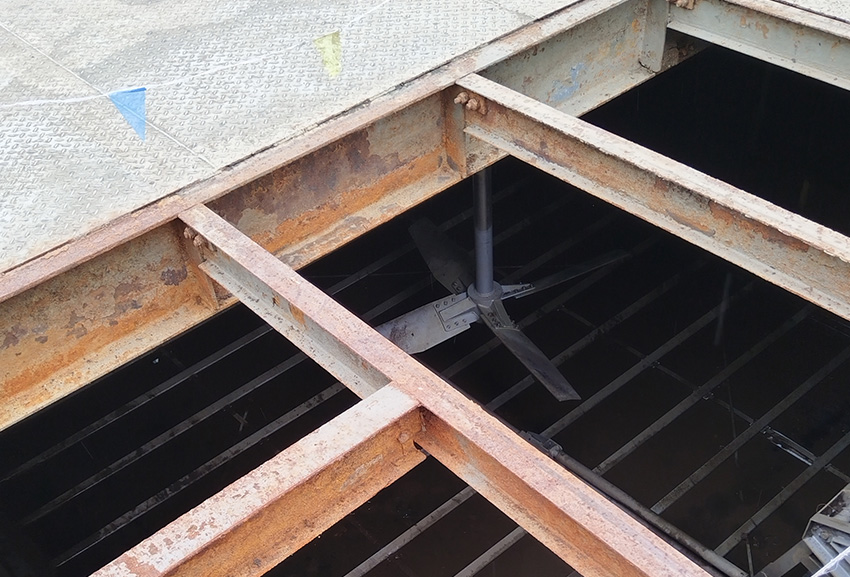 液壓往復(fù)式刮泥機(jī)