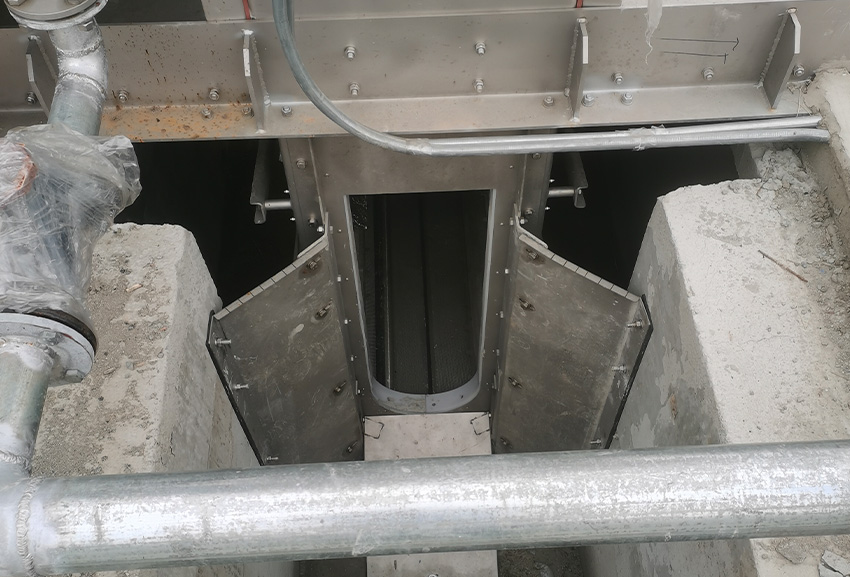 內(nèi)徑流格柵除污機